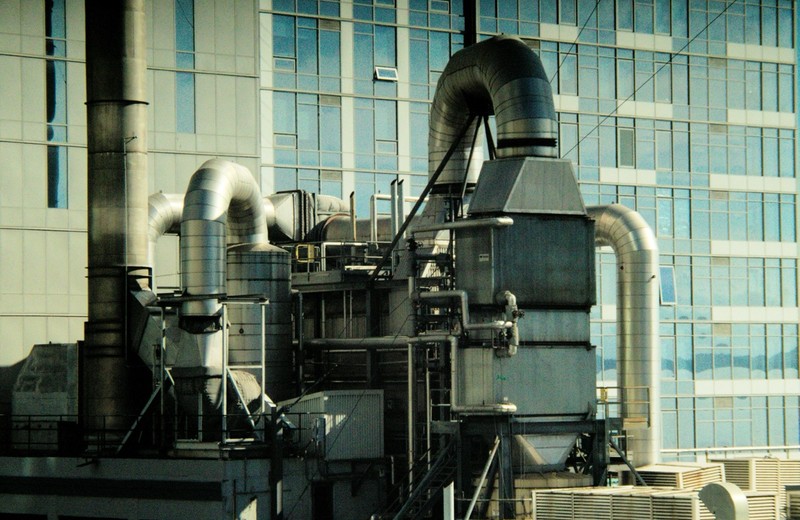 Rooftop kitchen extract fan and ductwork in Abingdon-on-Thames