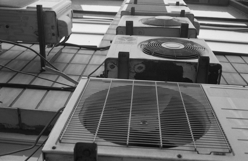 Rooftop kitchen extract fan and ductwork in Aylesbury