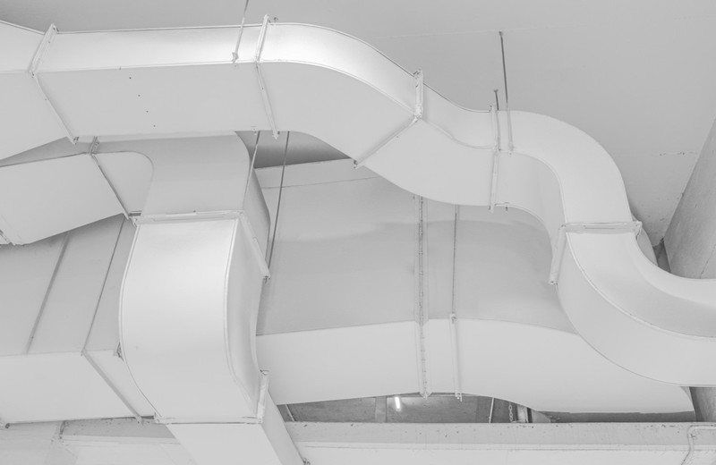 Rooftop kitchen extract fan and ductwork in Banbury