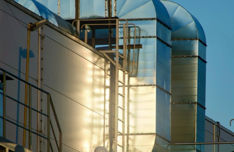Rooftop kitchen extract fan and ductwork in Welwyn Garden City