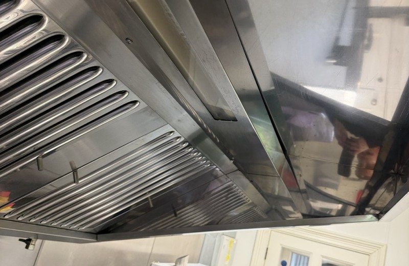 Kitchen extraction cleaning in Brentwood