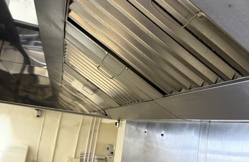 Kitchen extraction cleaning in Farnham