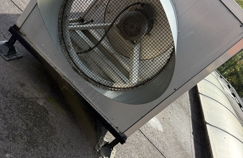 Kitchen extraction cleaning in Hyde