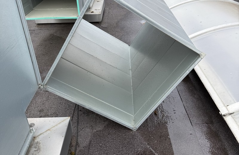 Kitchen extraction cleaning in Reigate
