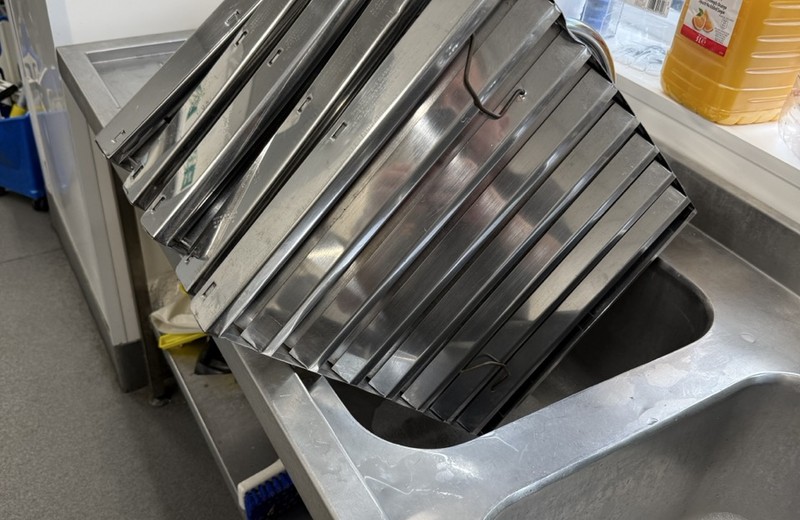 Kitchen extraction cleaning in Rushden