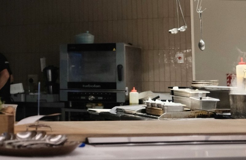 Commercial kitchen deep cleaning in Alcester