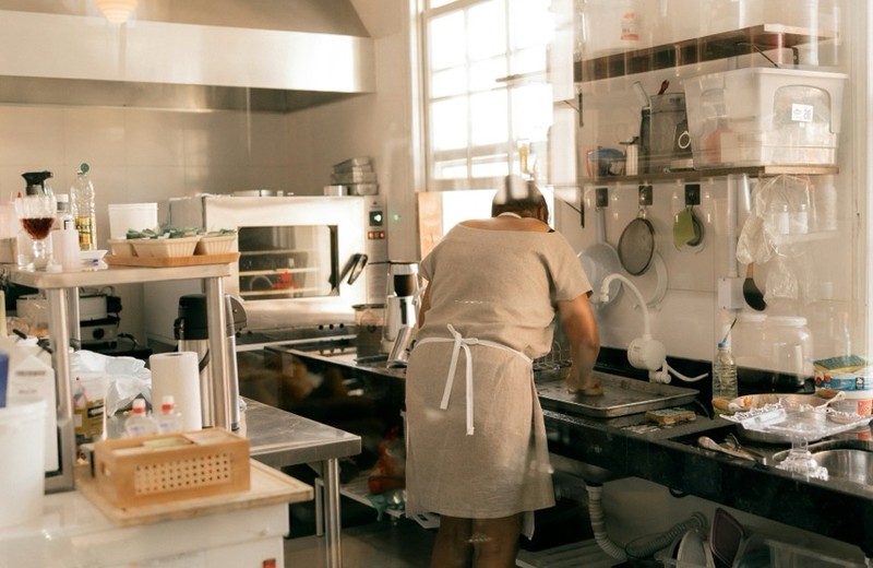 Commercial kitchen deep cleaning in Bath
