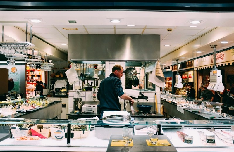 Commercial kitchen deep cleaning in Cam