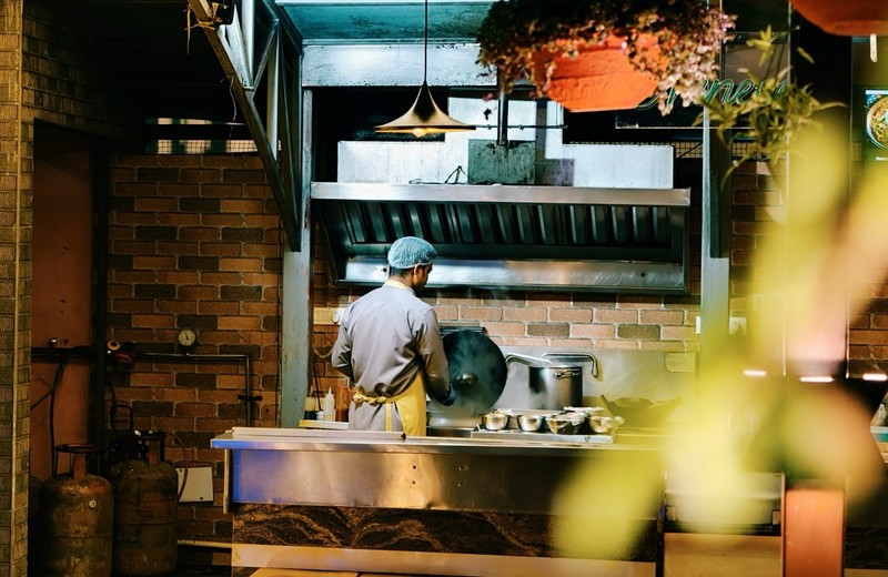 Commercial kitchen deep cleaning in Castleford