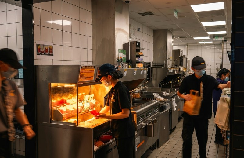 Commercial kitchen deep cleaning in Coleshill