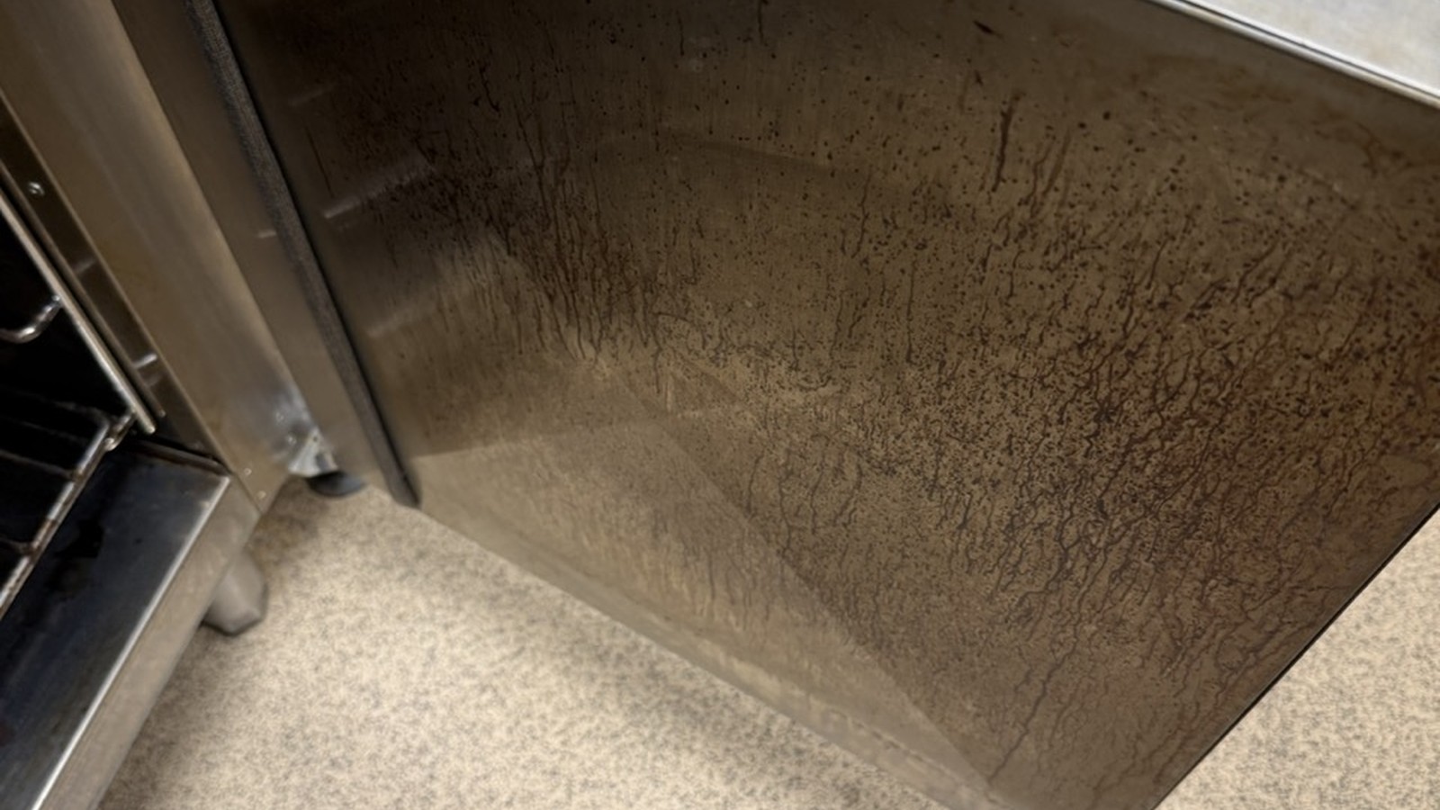 Kitchen Deep Cleaning in Crawley