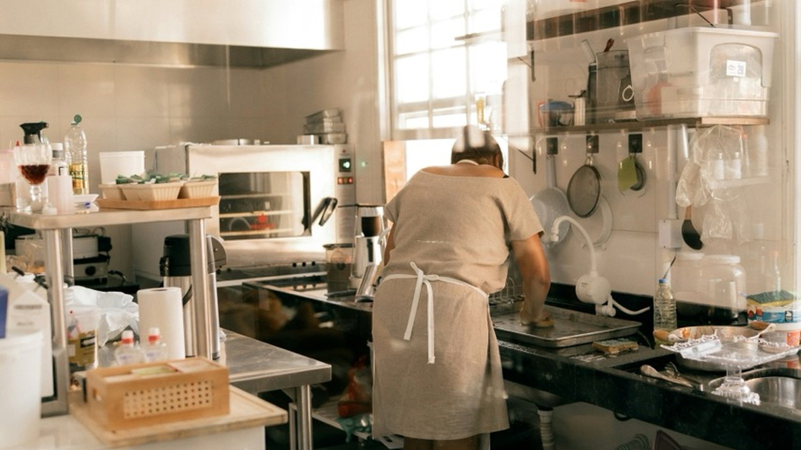 Kitchen Deep Cleaning in Glossop
