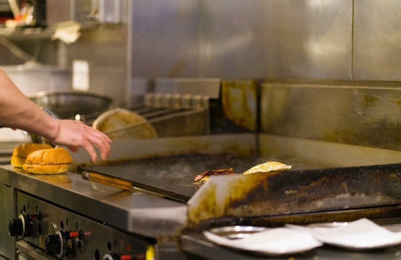 Commercial kitchen deep cleaning in Helsby