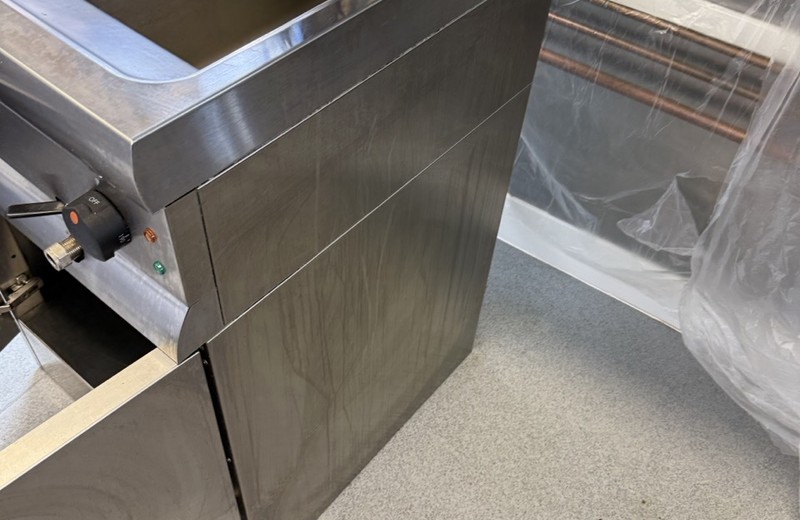 Commercial kitchen deep cleaning in Rushden