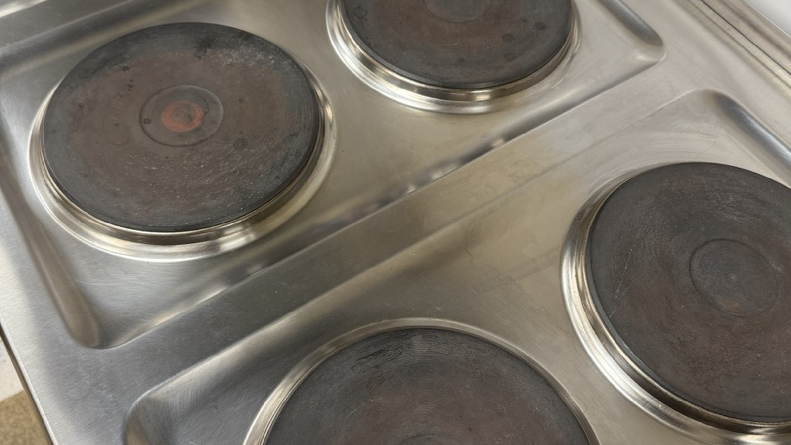 Kitchen Deep Cleaning in Saltash