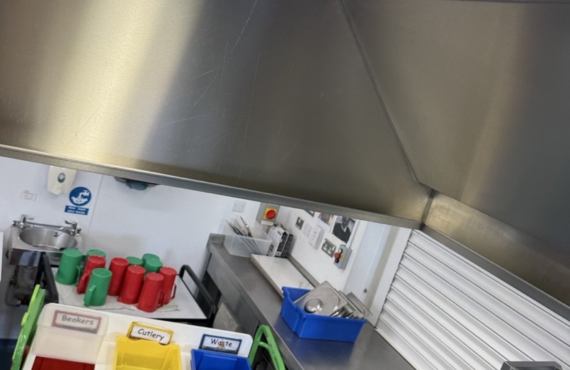 Commercial kitchen deep cleaning in Solihull