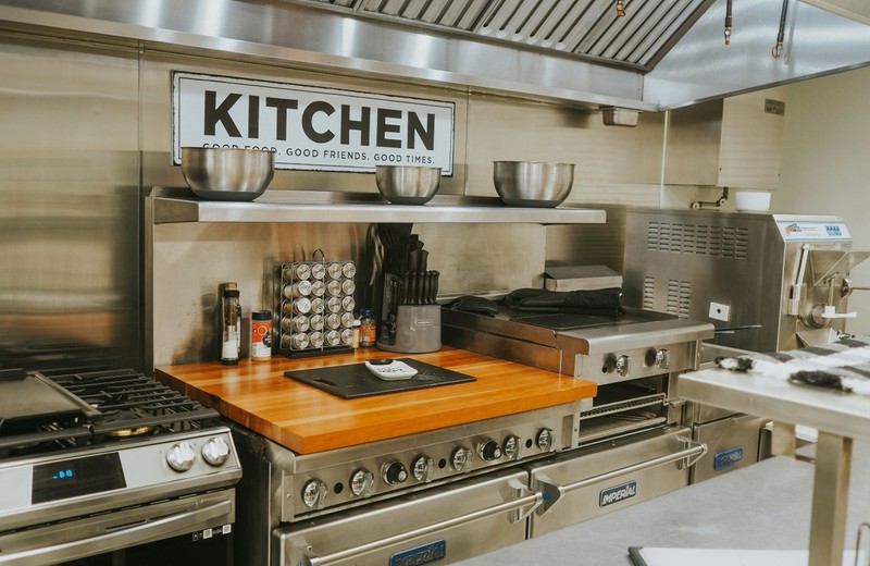 Commercial kitchen deep cleaning in Staines