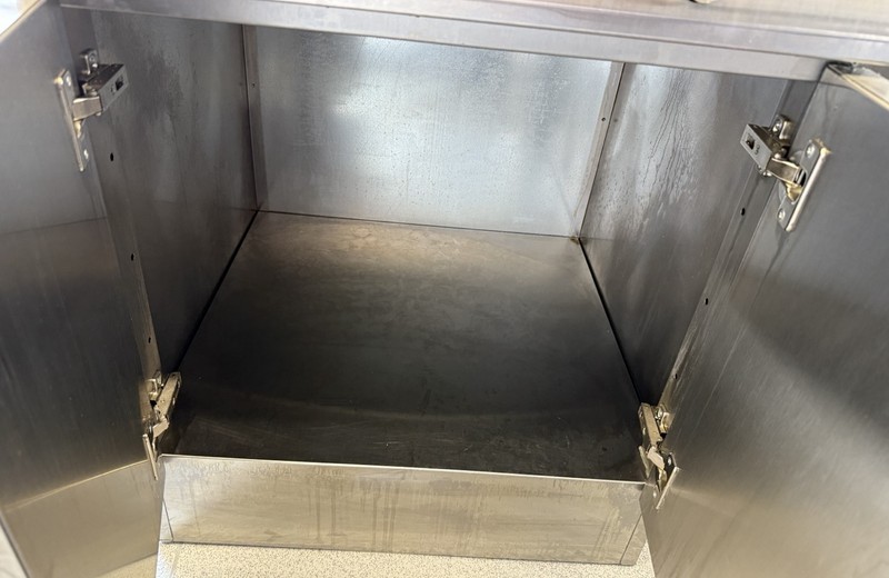 Commercial kitchen deep cleaning in Wilmslow